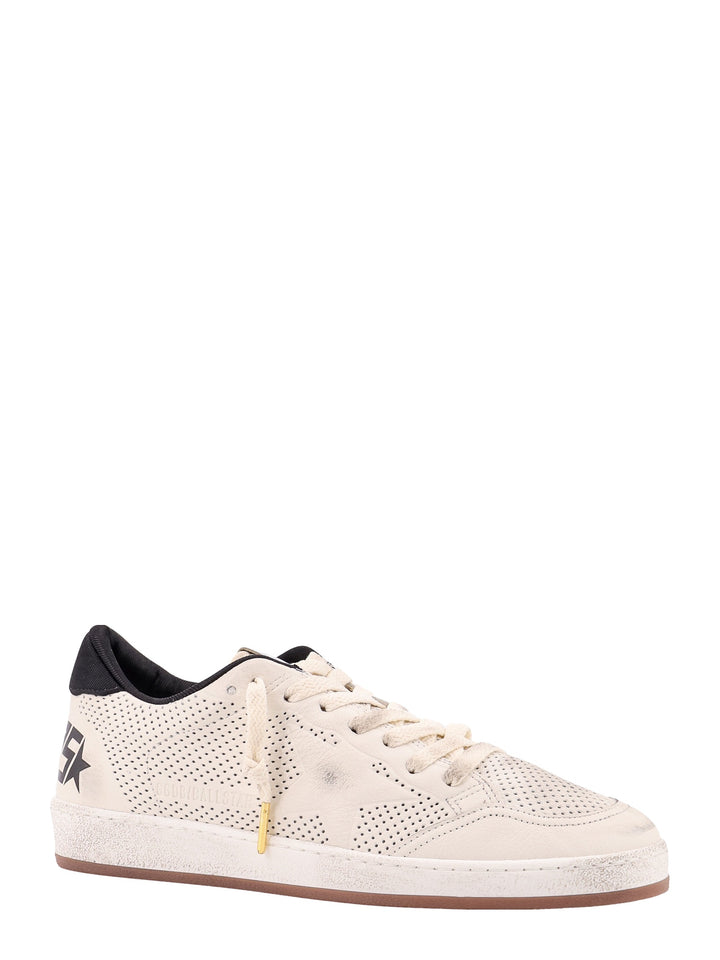 Sneakers in pelle traforata