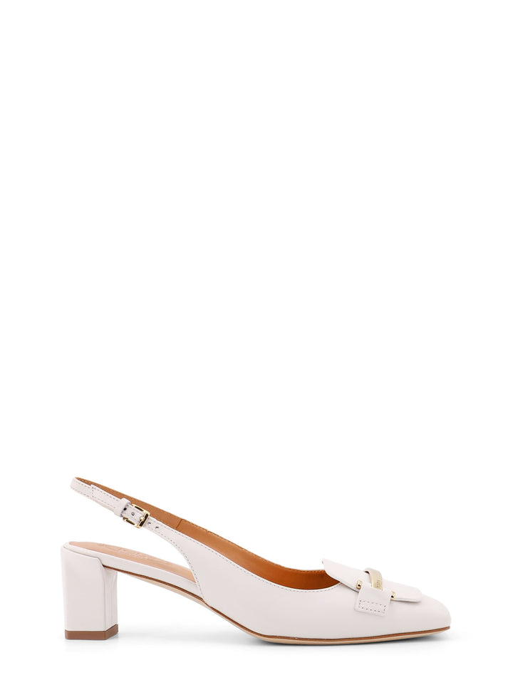 Slingback in pelle con dettaglio in metallo