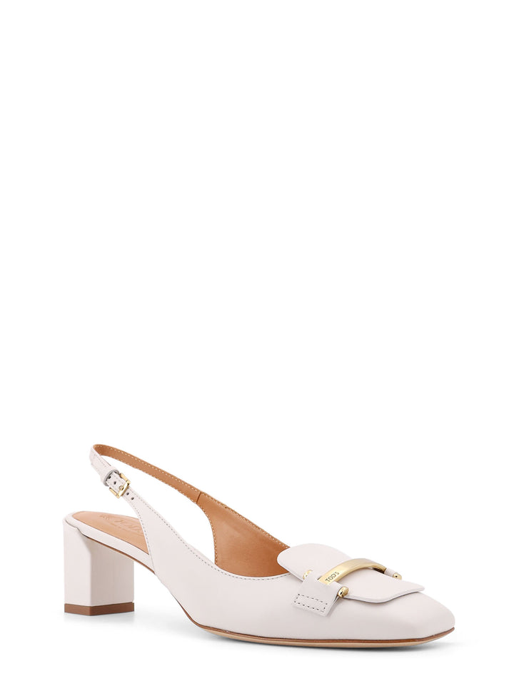 Slingback in pelle con dettaglio in metallo