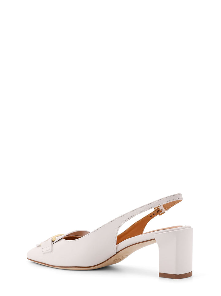 Slingback in pelle con dettaglio in metallo