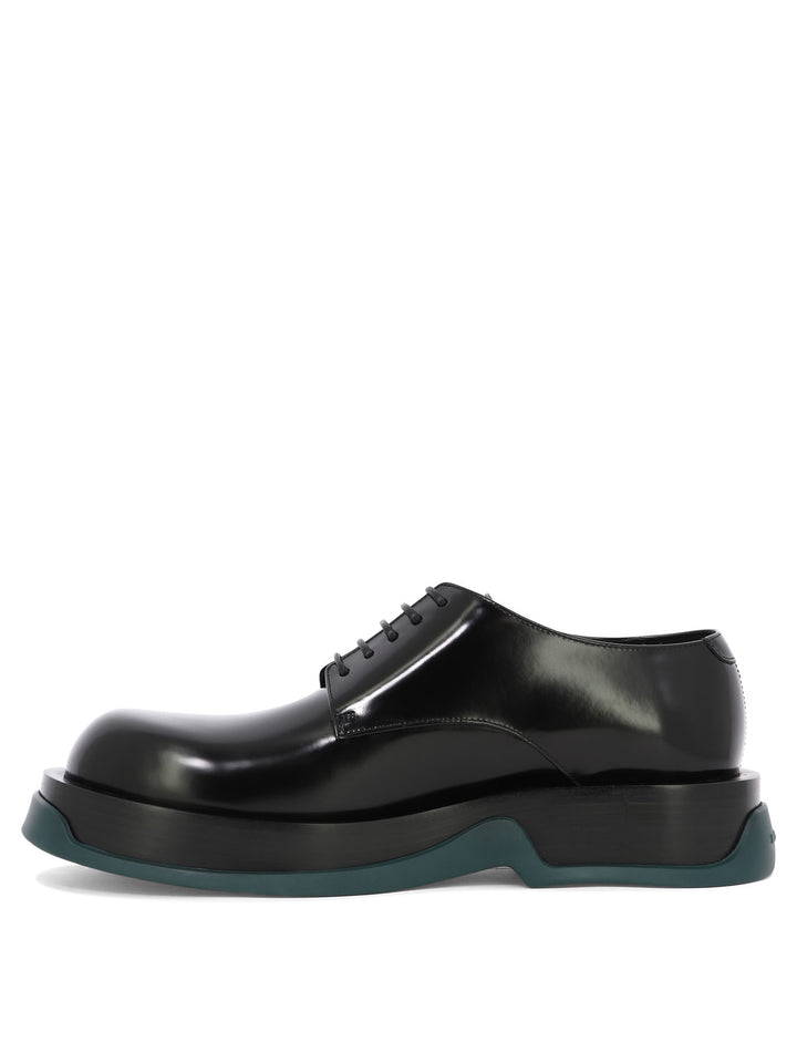 With Contrasting Sole Lace-Up Shoes Nero