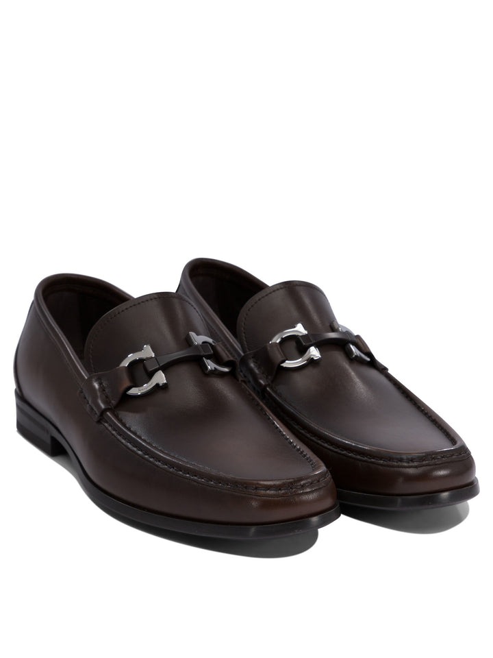 Loafers & Slippers Marrone