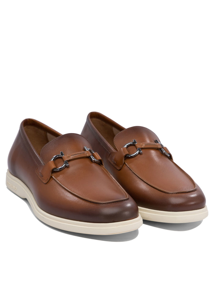 Loafers & Slippers Marrone