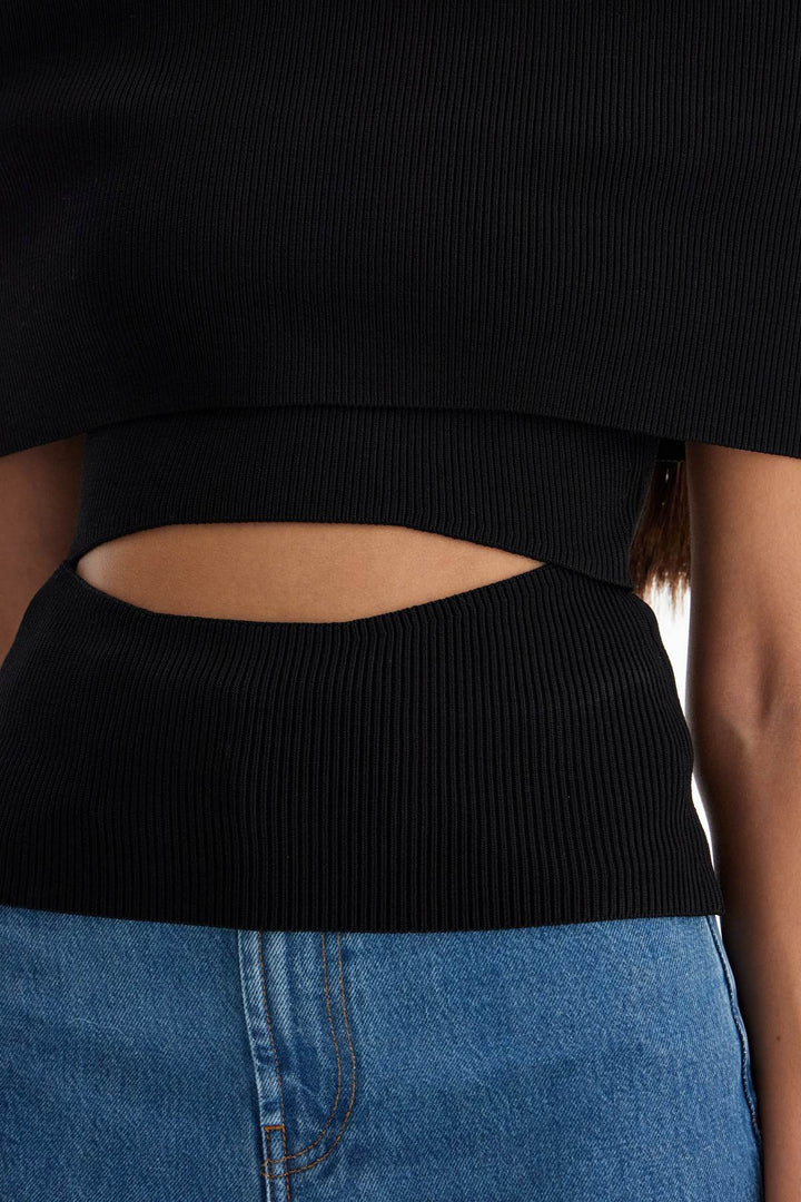 Top Off Shoulder In Maglia A Costine