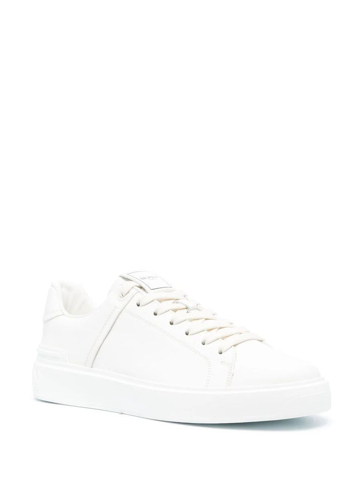 Low top lace up snea