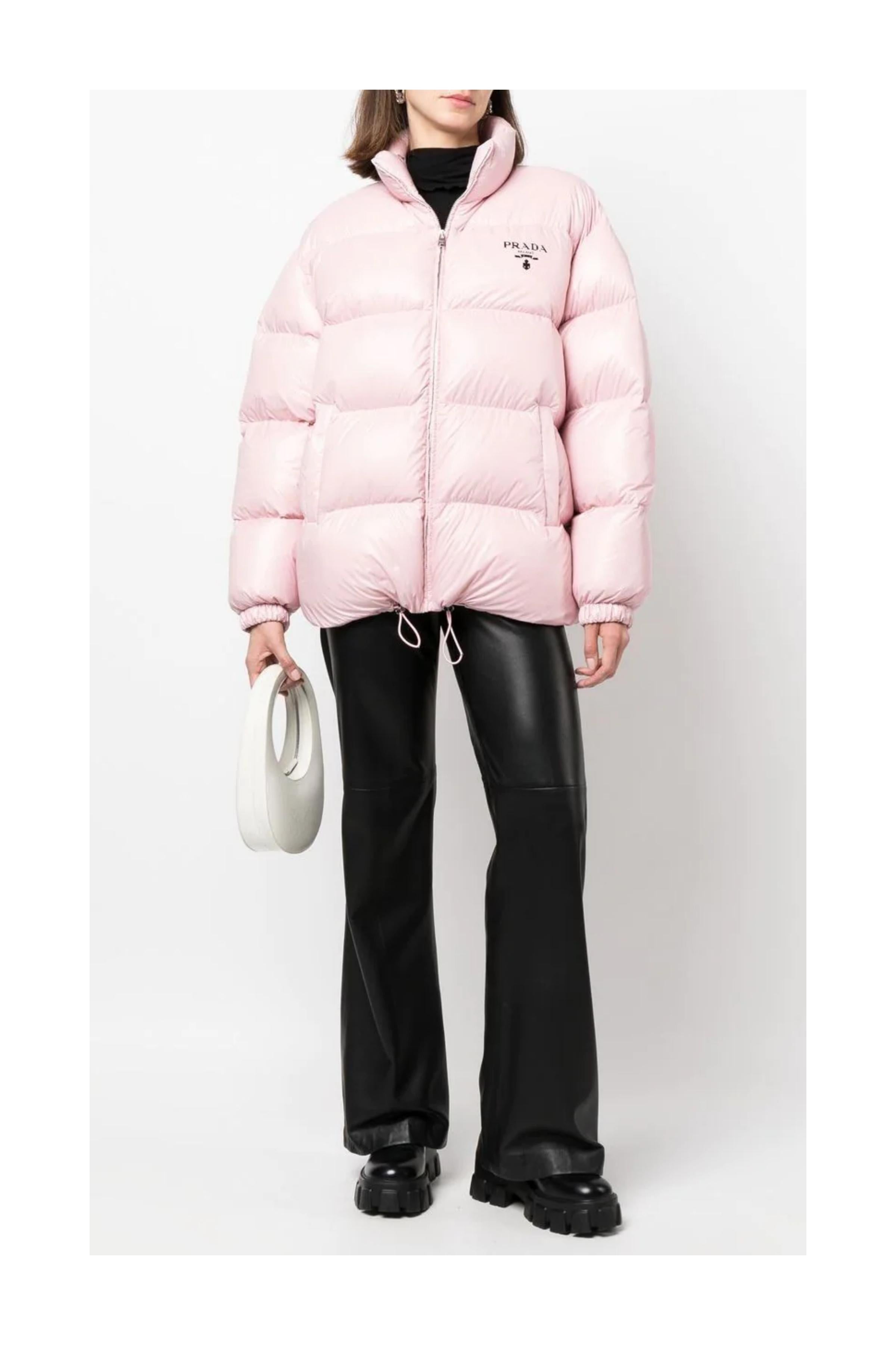 Prada | Piumino in Re-Nylon Rosa con Logo a Contrasto - Donna – Wanan Luxury